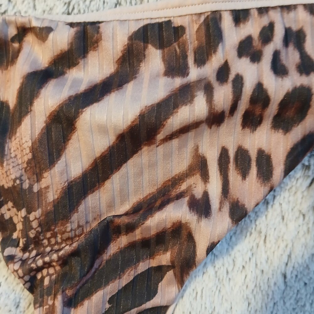 Asos Design Women's Leopard M&M High Leg Thong Size US 8 - Picture 2 of 6